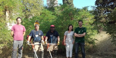 El tècnic de Nou Set, dos treballadors del Riu inclusiu i el Tècnic de Medi Ambient amb la regidora d'Acció Social, Àngels Canals El tècnic de Nou Set, dos treballadors del Riu inclusiu i el Tècnic de Medi Ambient amb la regidora d'Acció Social, Àngels Canals