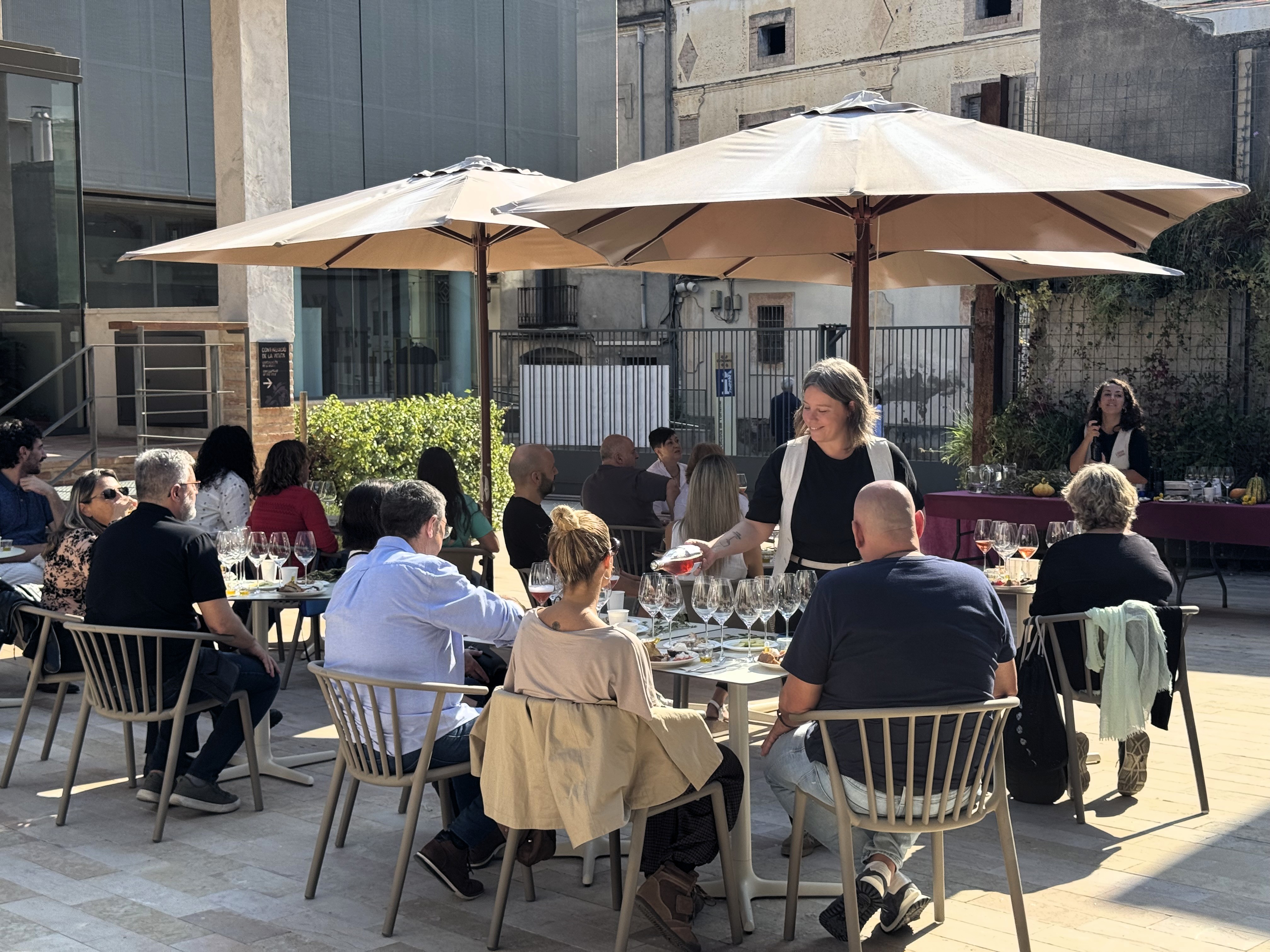 Tast "El secret de dos ors líquids de Catalunya" a la Fassina de Can Guineu Tast "El secret de dos ors líquids de Catalunya" a la Fassina de Can Guineu